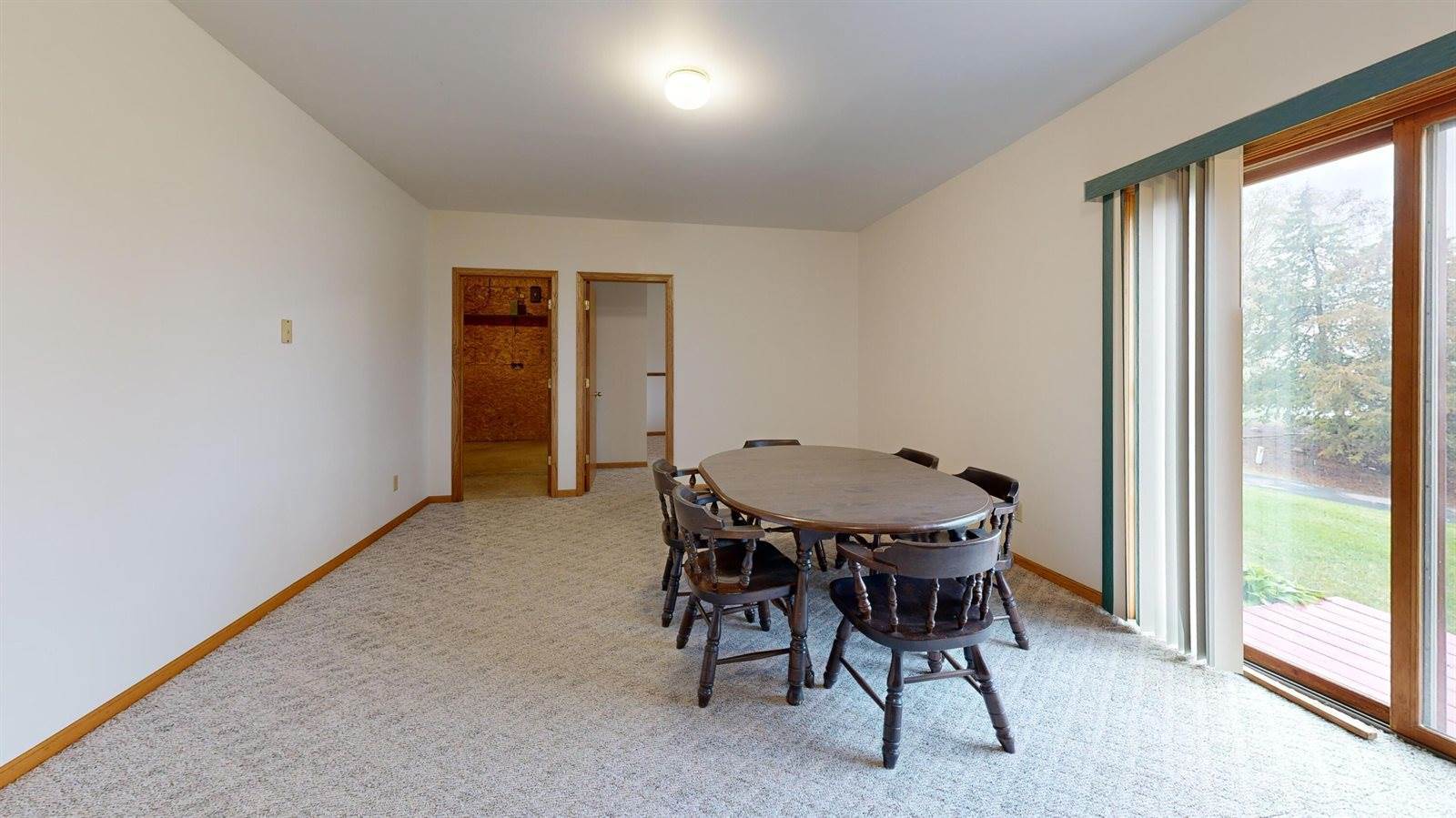 302 Hickory Rd, Genoa, WI 54632