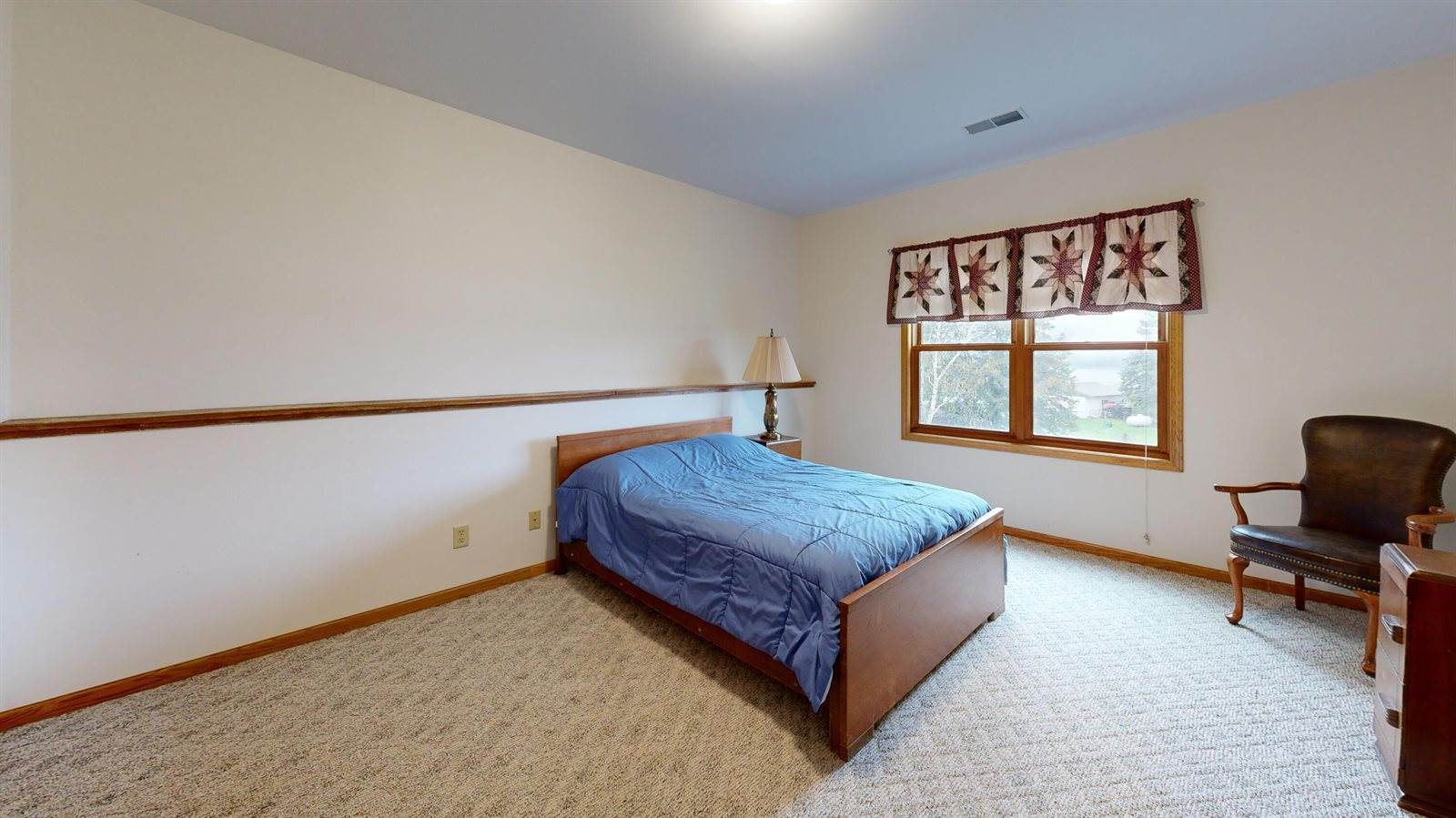 302 Hickory Rd, Genoa, WI 54632