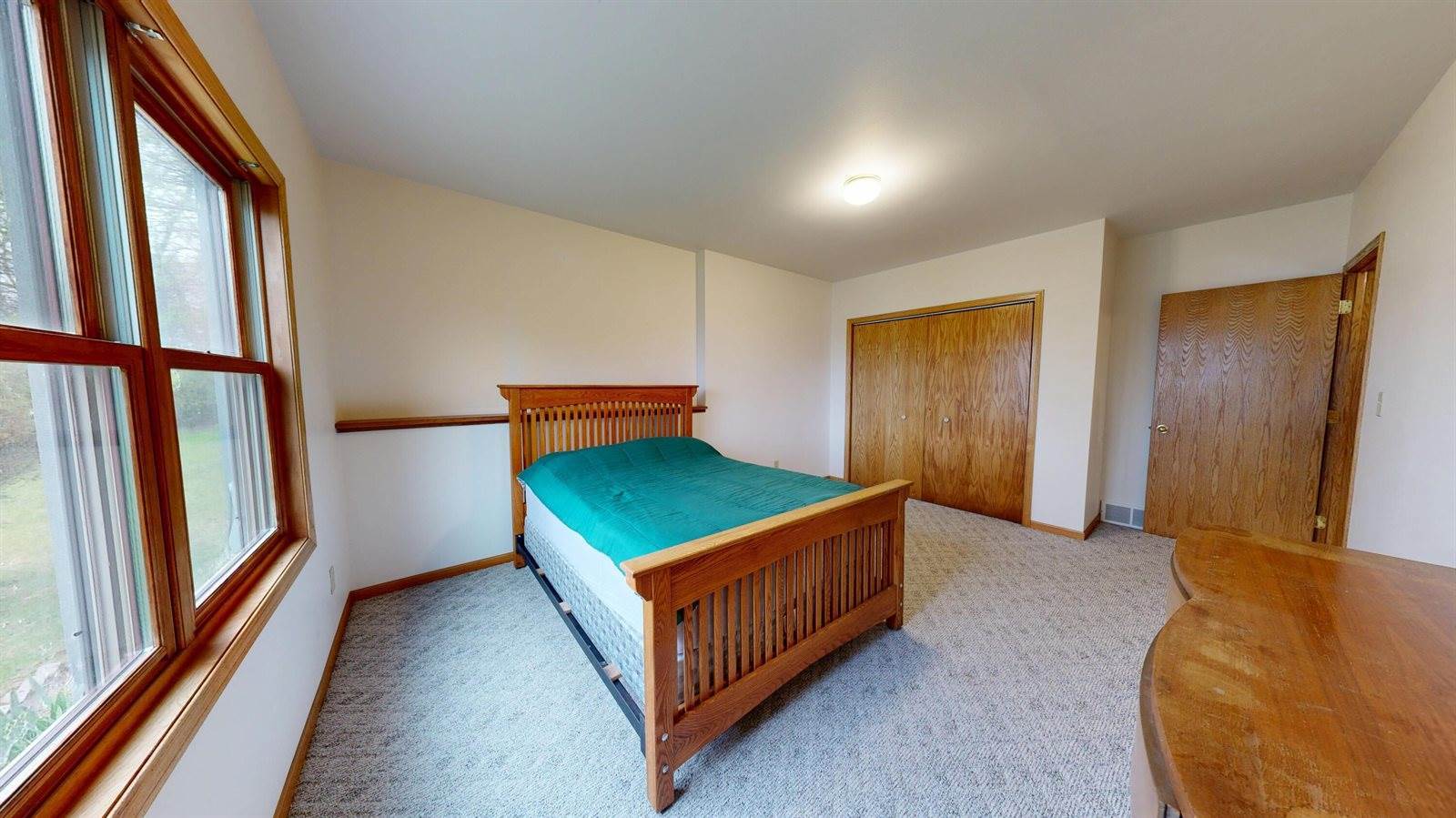 302 Hickory Rd, Genoa, WI 54632