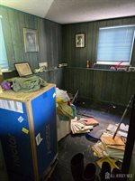 42 Hyde Avenue, Iselin, NJ 08830