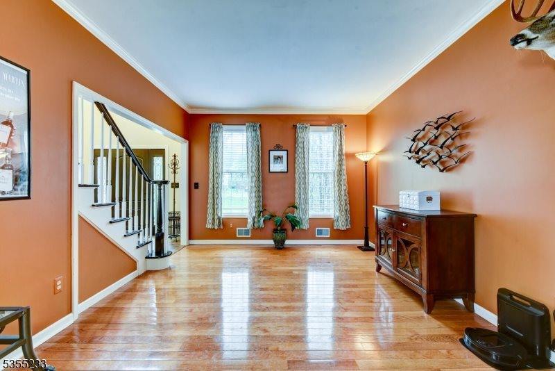 23 Kroghs Ln, Sparta Township, NJ 07871