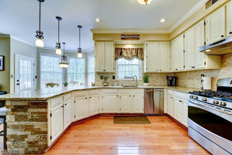 23 Kroghs Ln, Sparta Township, NJ 07871