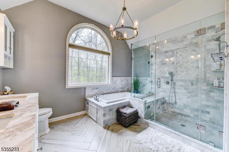 23 Kroghs Ln, Sparta Township, NJ 07871