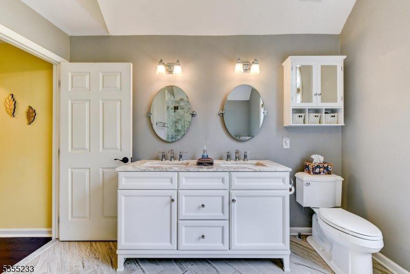 23 Kroghs Ln, Sparta Township, NJ 07871