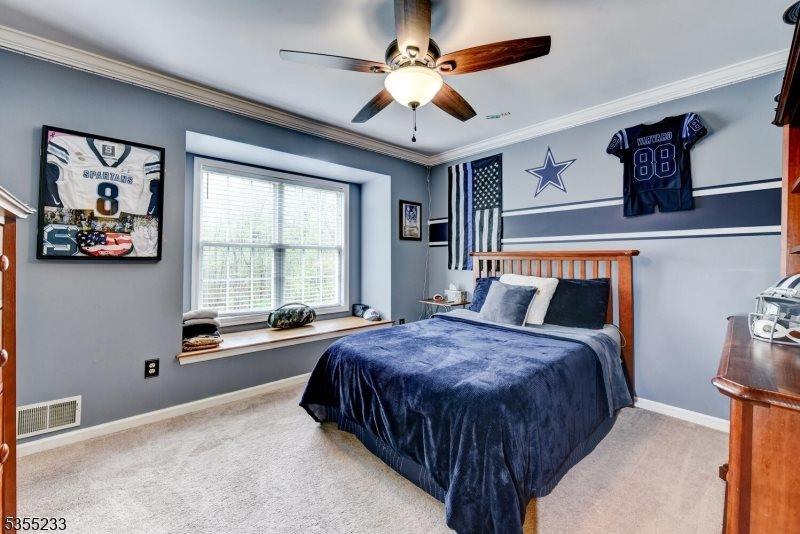 23 Kroghs Ln, Sparta Township, NJ 07871