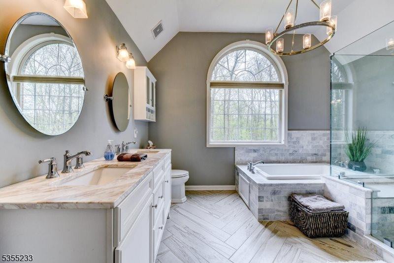 23 Kroghs Ln, Sparta Township, NJ 07871