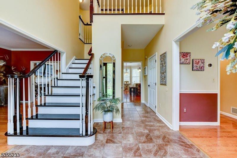 23 Kroghs Ln, Sparta Township, NJ 07871