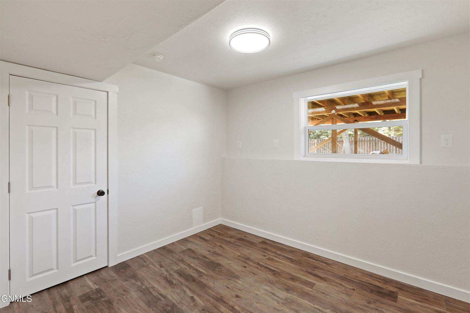 2213 University Avenue, Williston, ND 58801