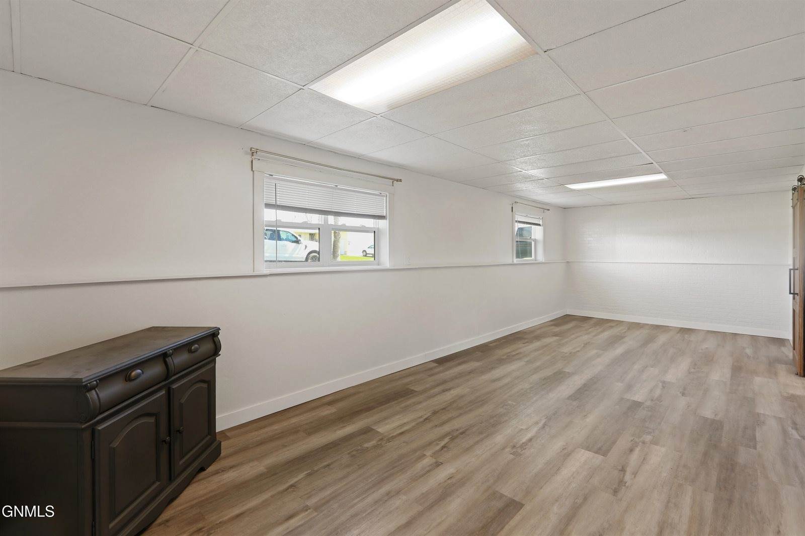 2213 University Avenue, Williston, ND 58801