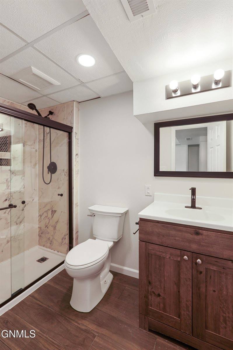 2213 University Avenue, Williston, ND 58801