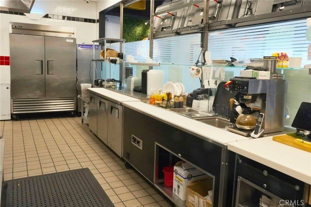 7600 Balboa Blvd, Van Nuys, CA 91406