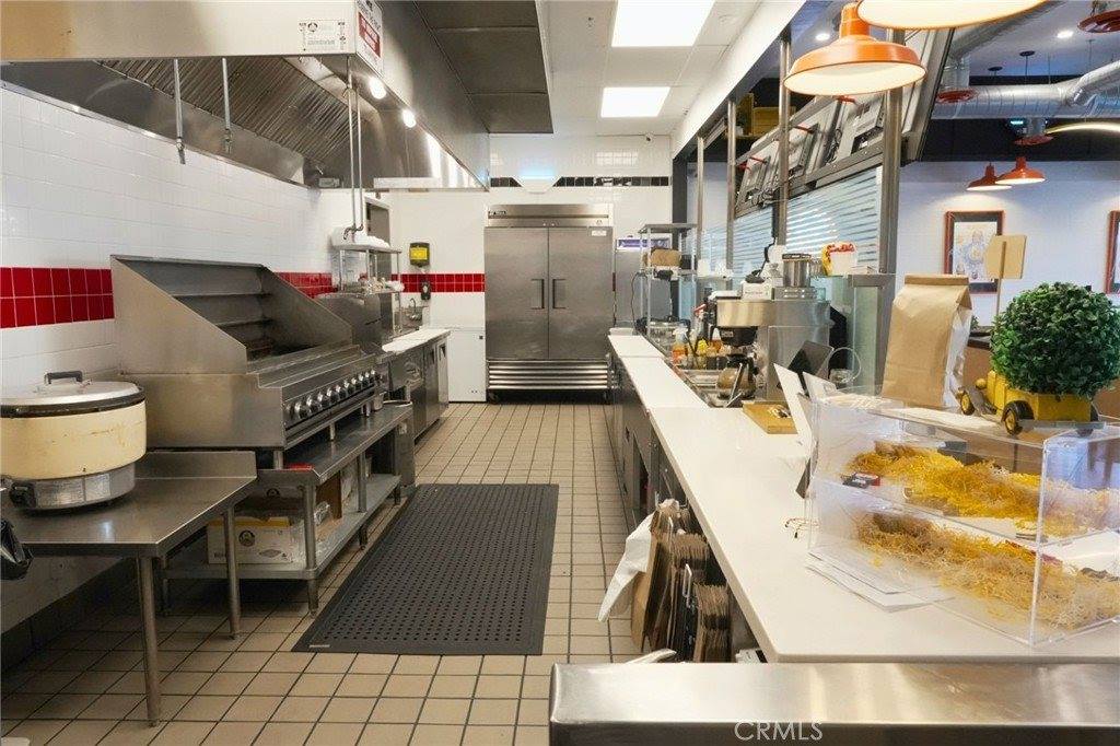 7600 Balboa Blvd, Van Nuys, CA 91406