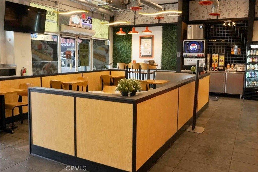 7600 Balboa Blvd, Van Nuys, CA 91406