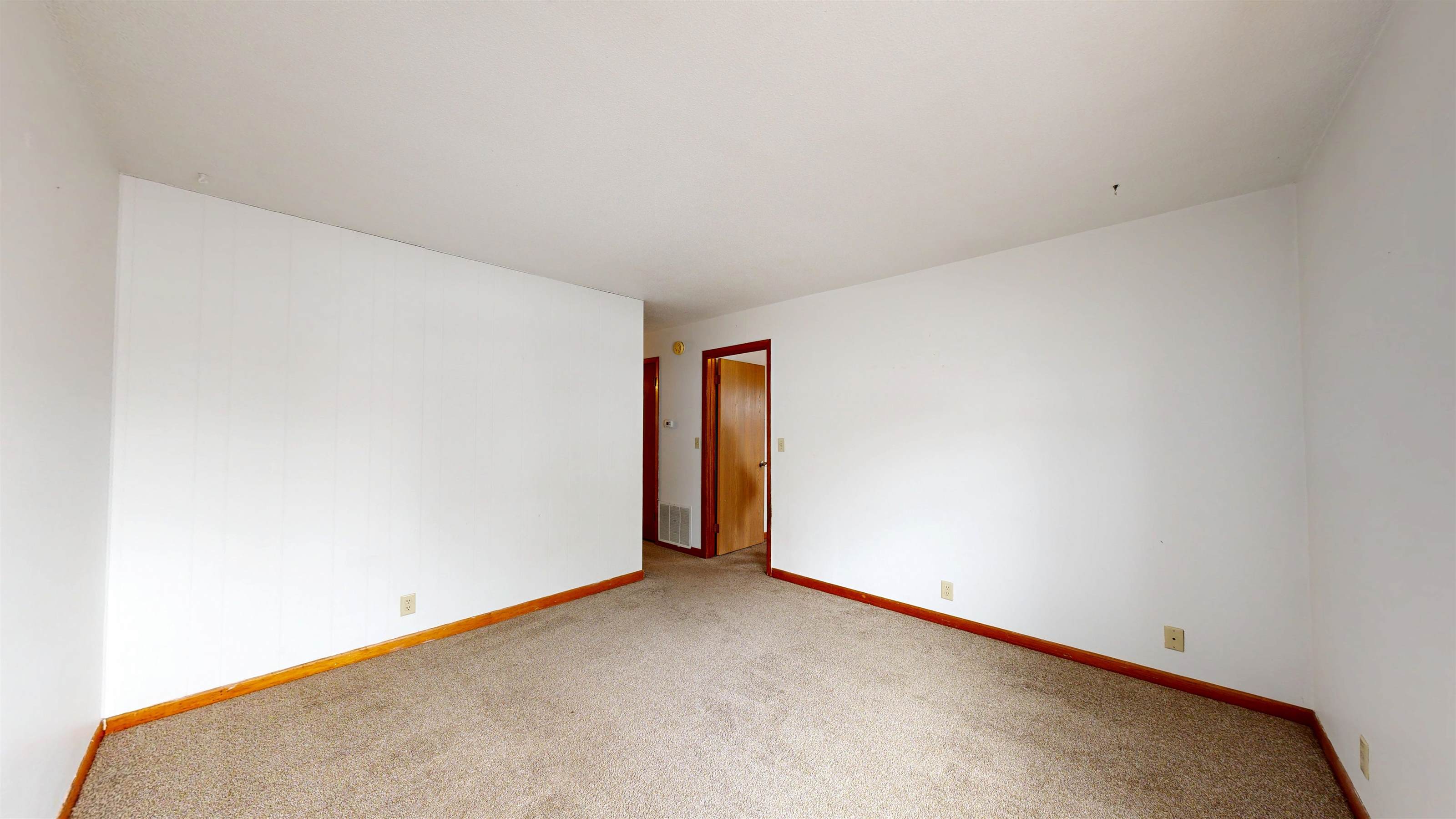 271 NW Main St, New Albin, IA 52160