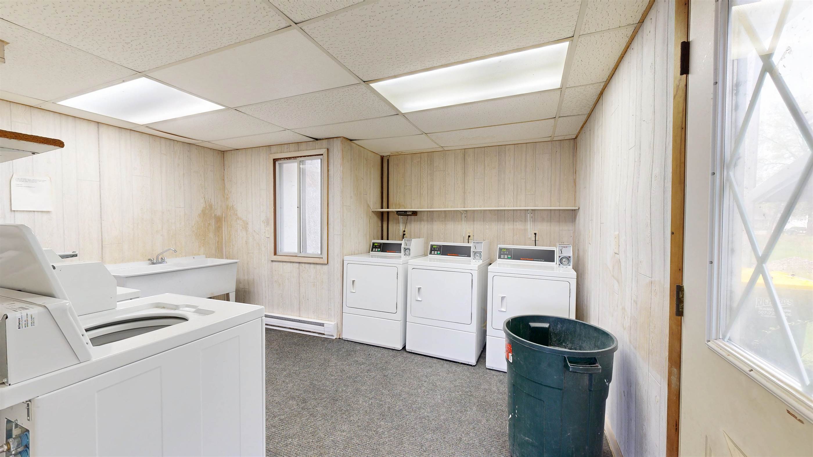 271 NW Main St, New Albin, IA 52160