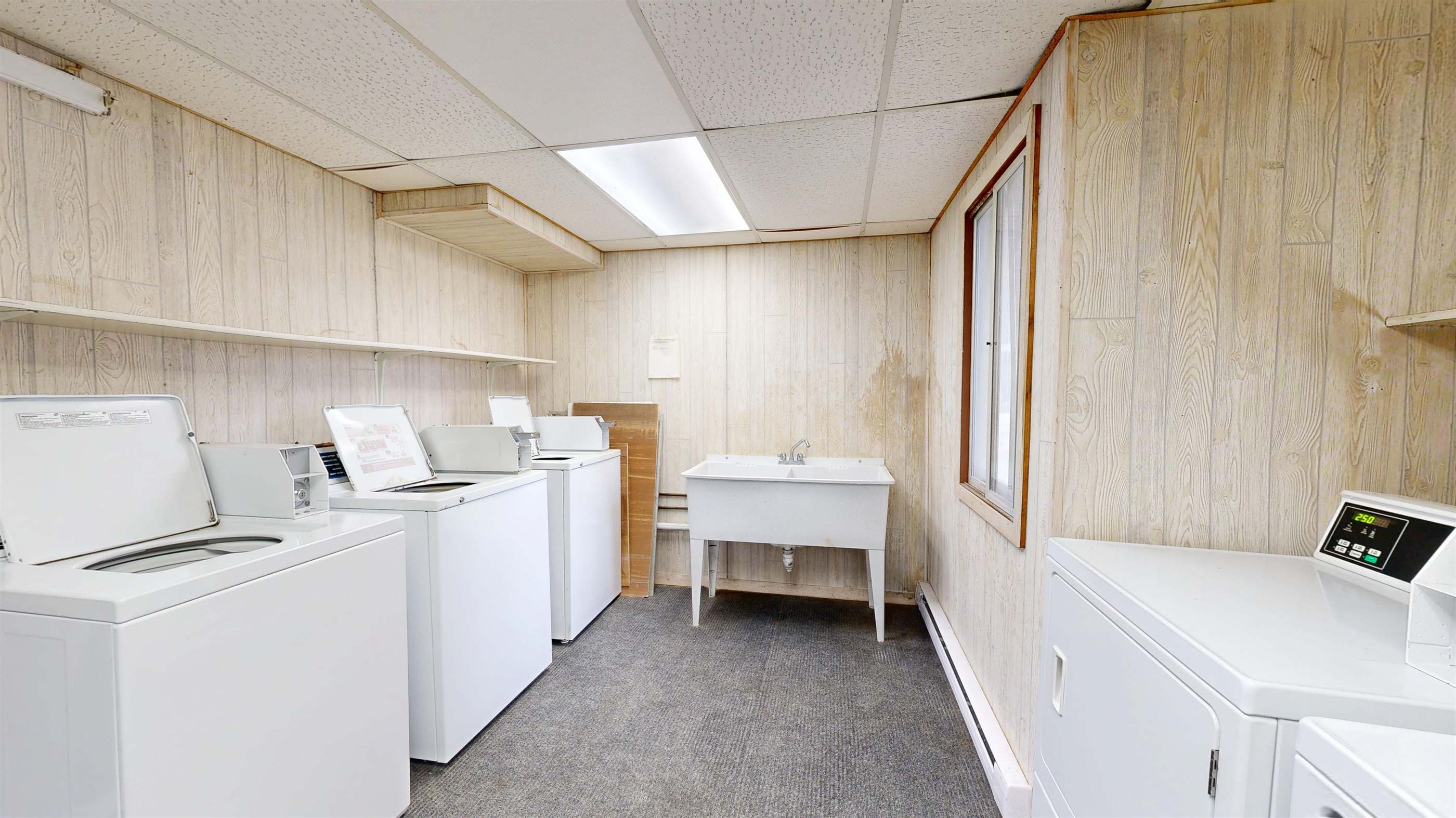 271 NW Main St, New Albin, IA 52160