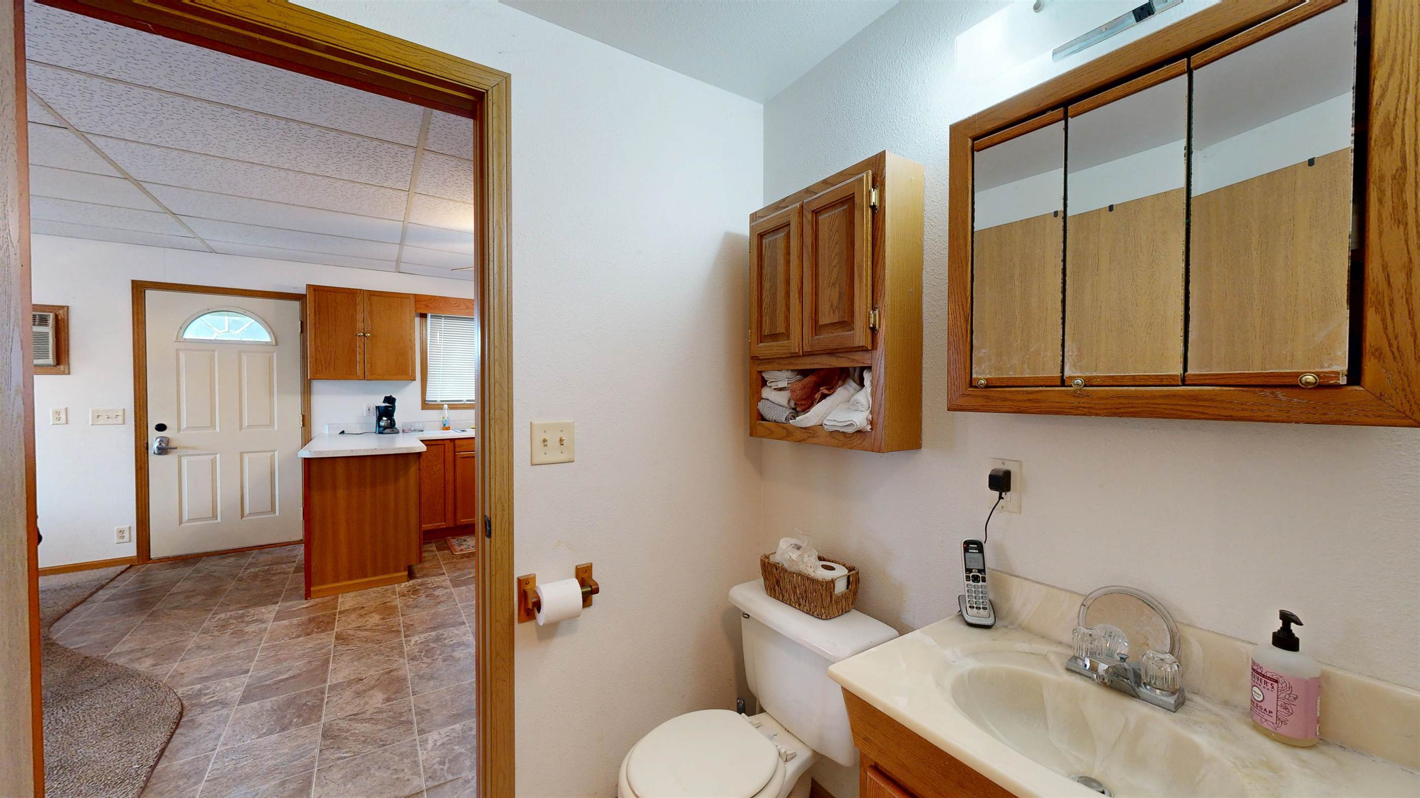 271 NW Main St, New Albin, IA 52160