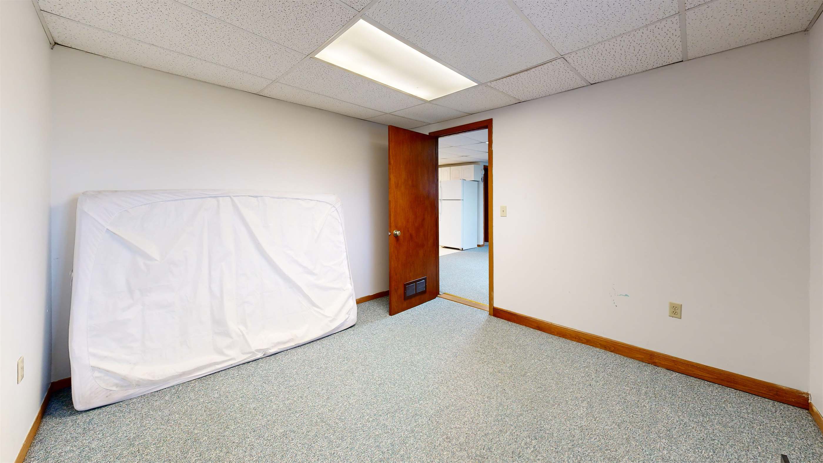 271 NW Main St, New Albin, IA 52160