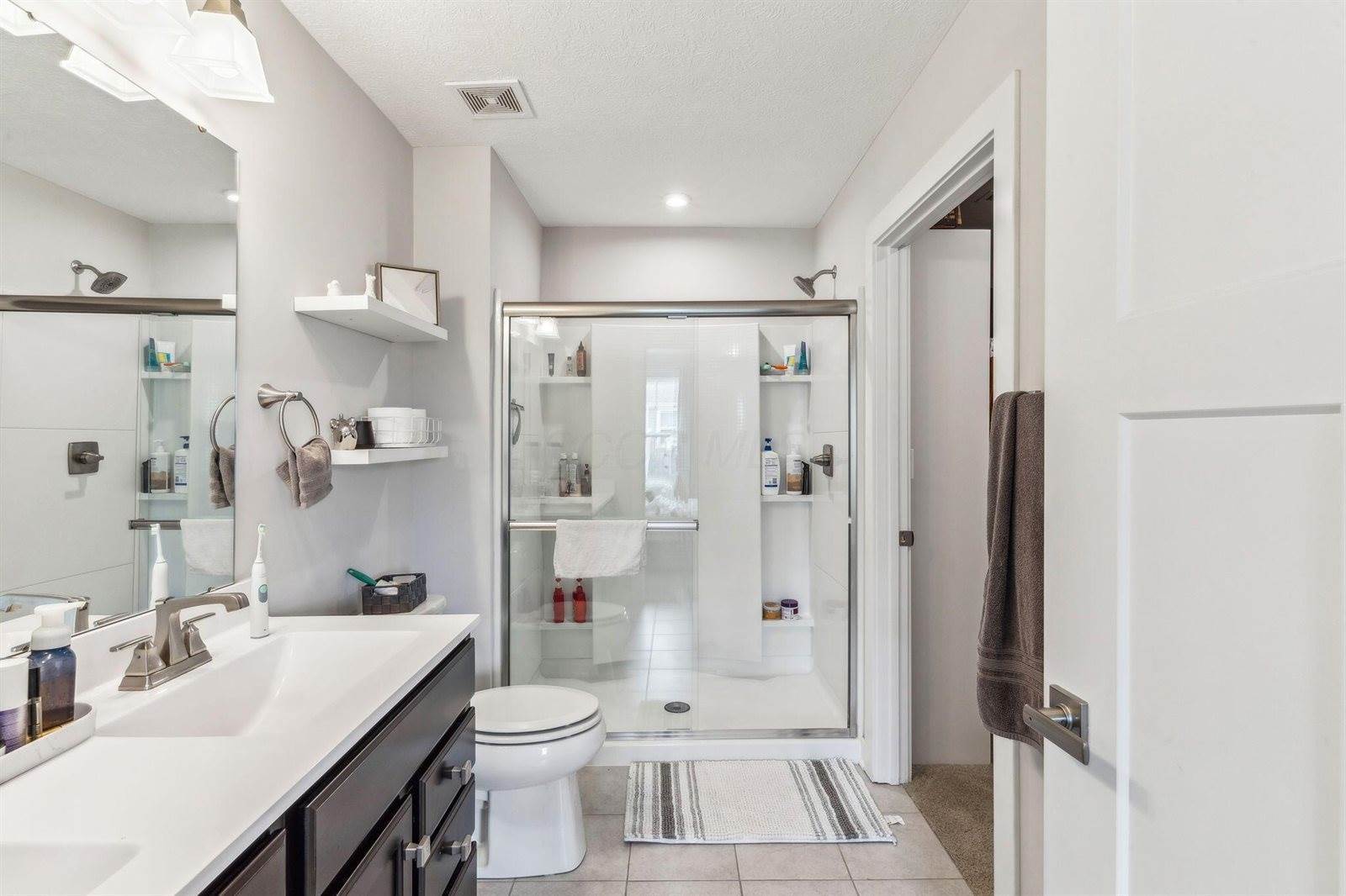 2409 Mcclouds Square, Marysville, OH 43040