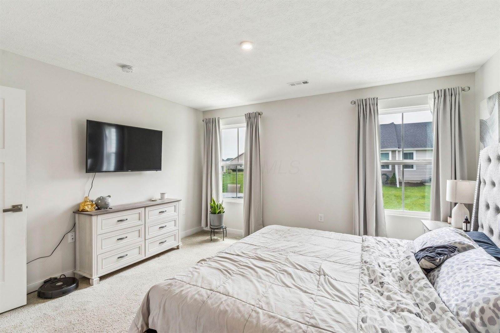 2409 Mcclouds Square, Marysville, OH 43040