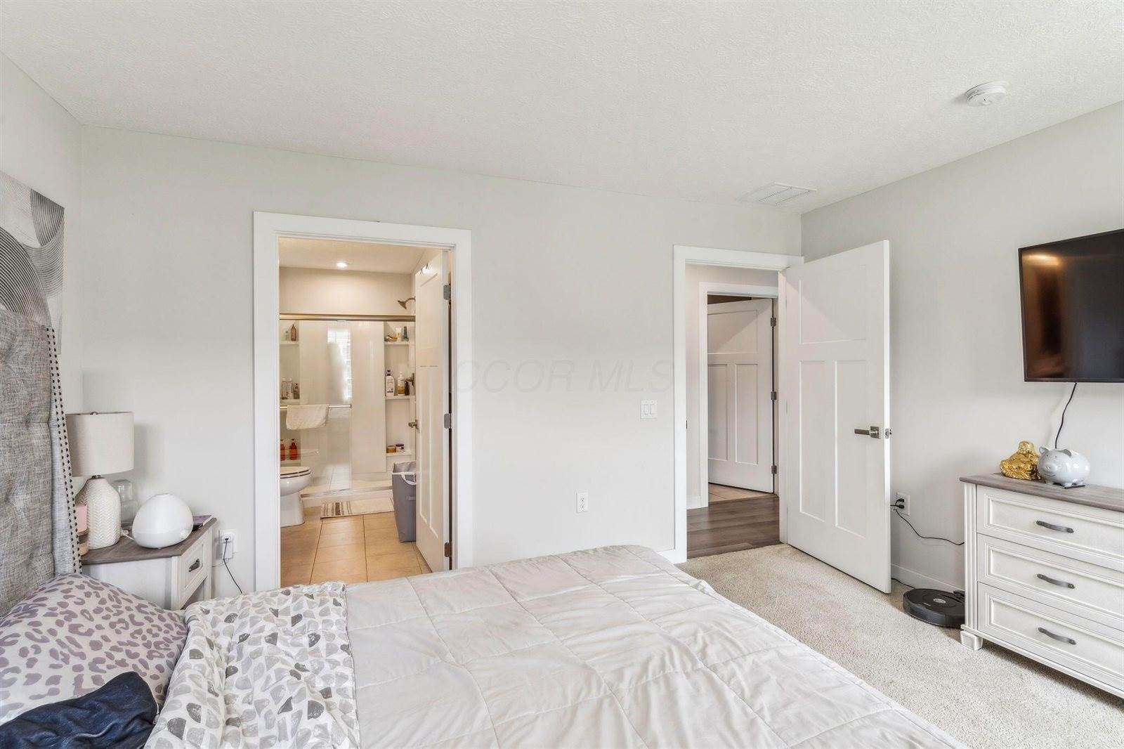 2409 Mcclouds Square, Marysville, OH 43040