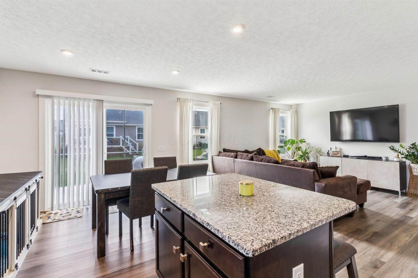 2409 Mcclouds Square, Marysville, OH 43040