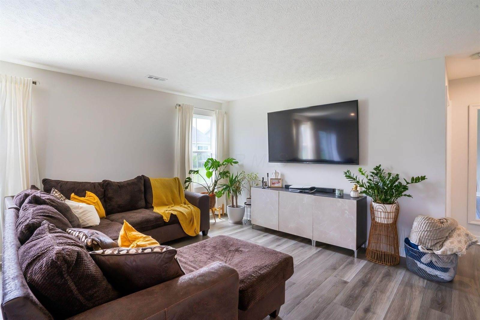 2409 Mcclouds Square, Marysville, OH 43040