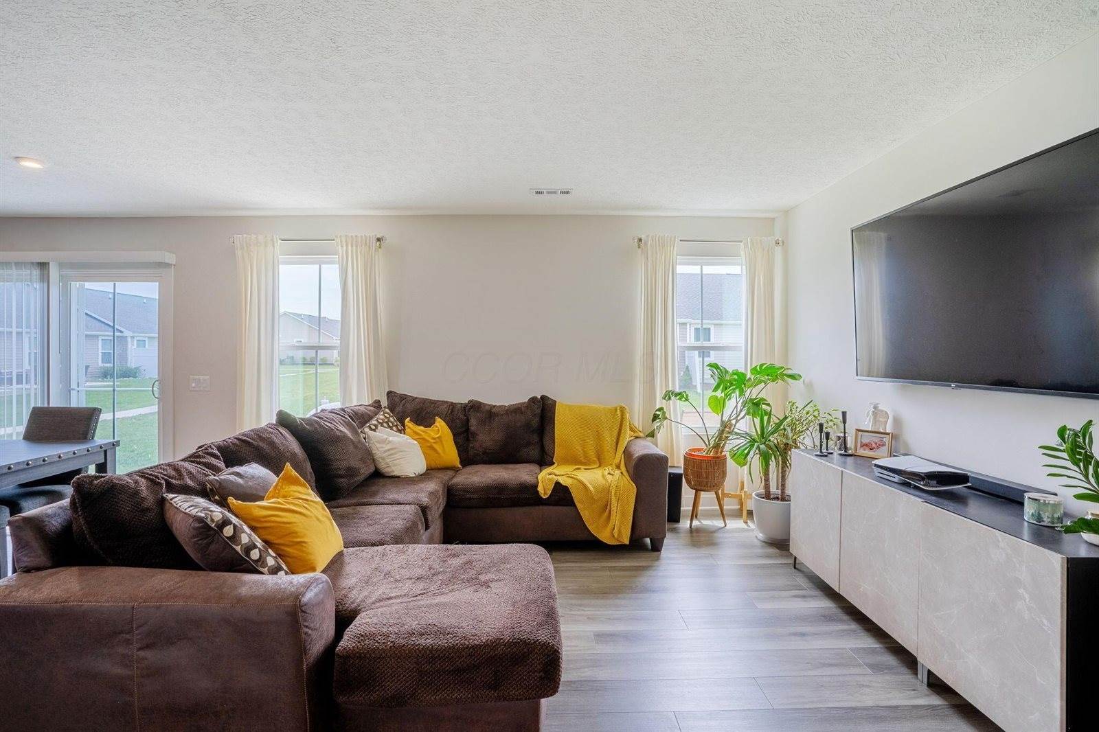 2409 Mcclouds Square, Marysville, OH 43040