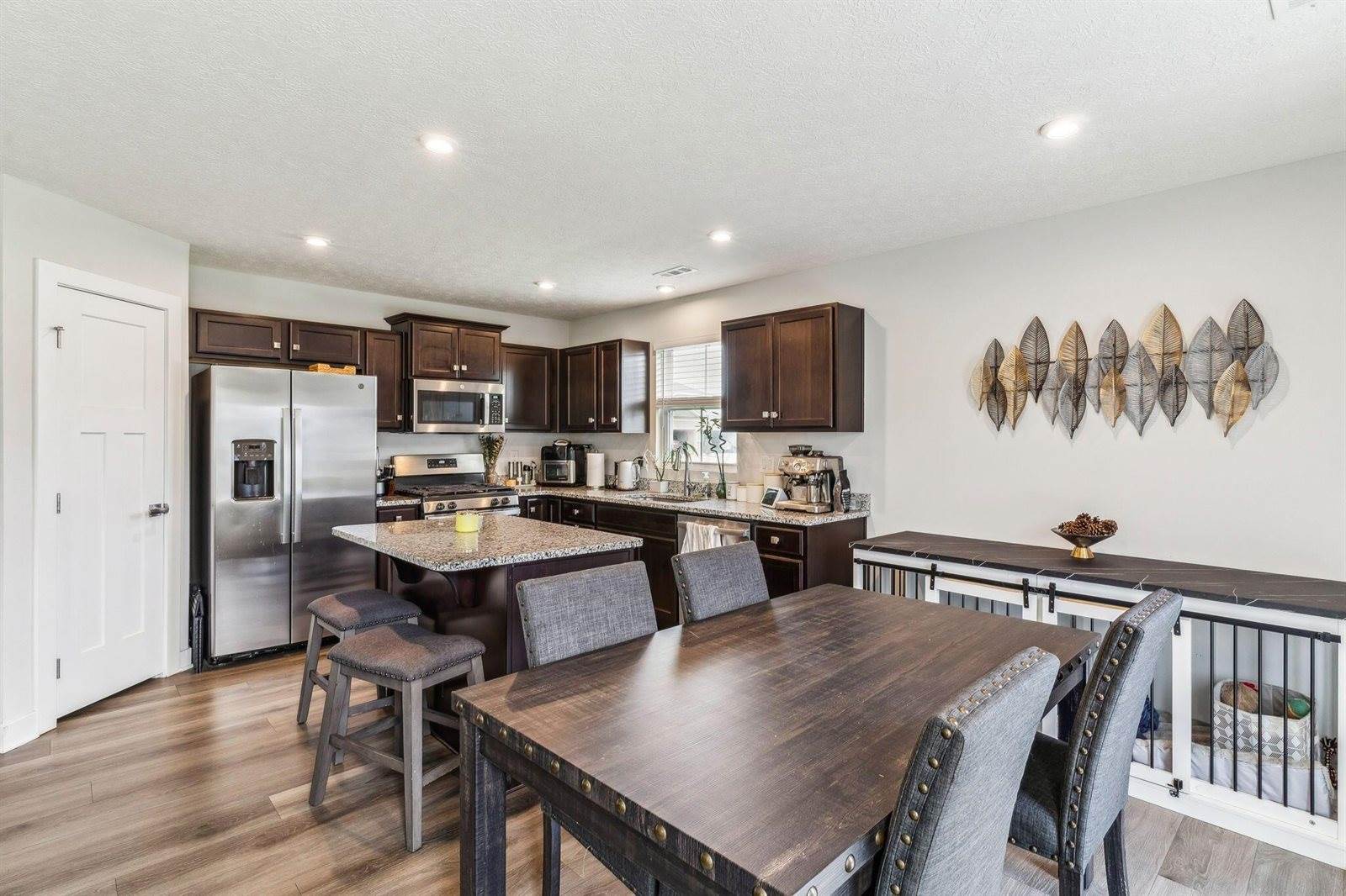 2409 Mcclouds Square, Marysville, OH 43040