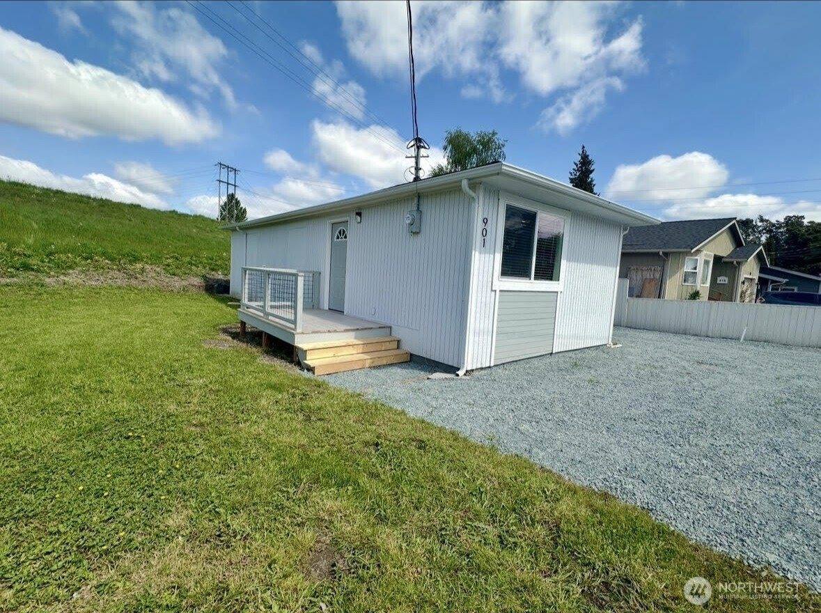 901 West Hazel Street, Mount Vernon, WA 98273