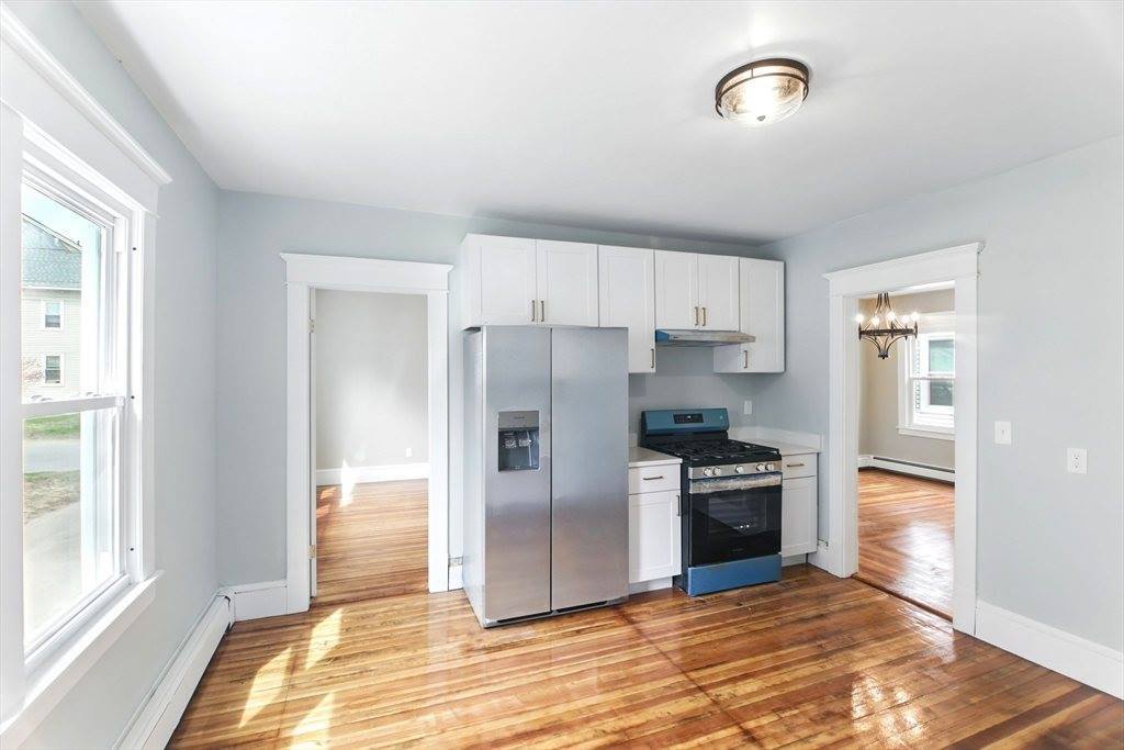 85 Charles St, Chicopee, MA 01020