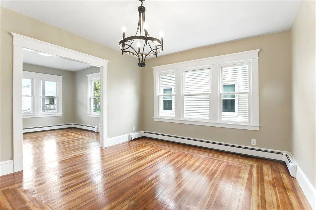 85 Charles St, Chicopee, MA 01020