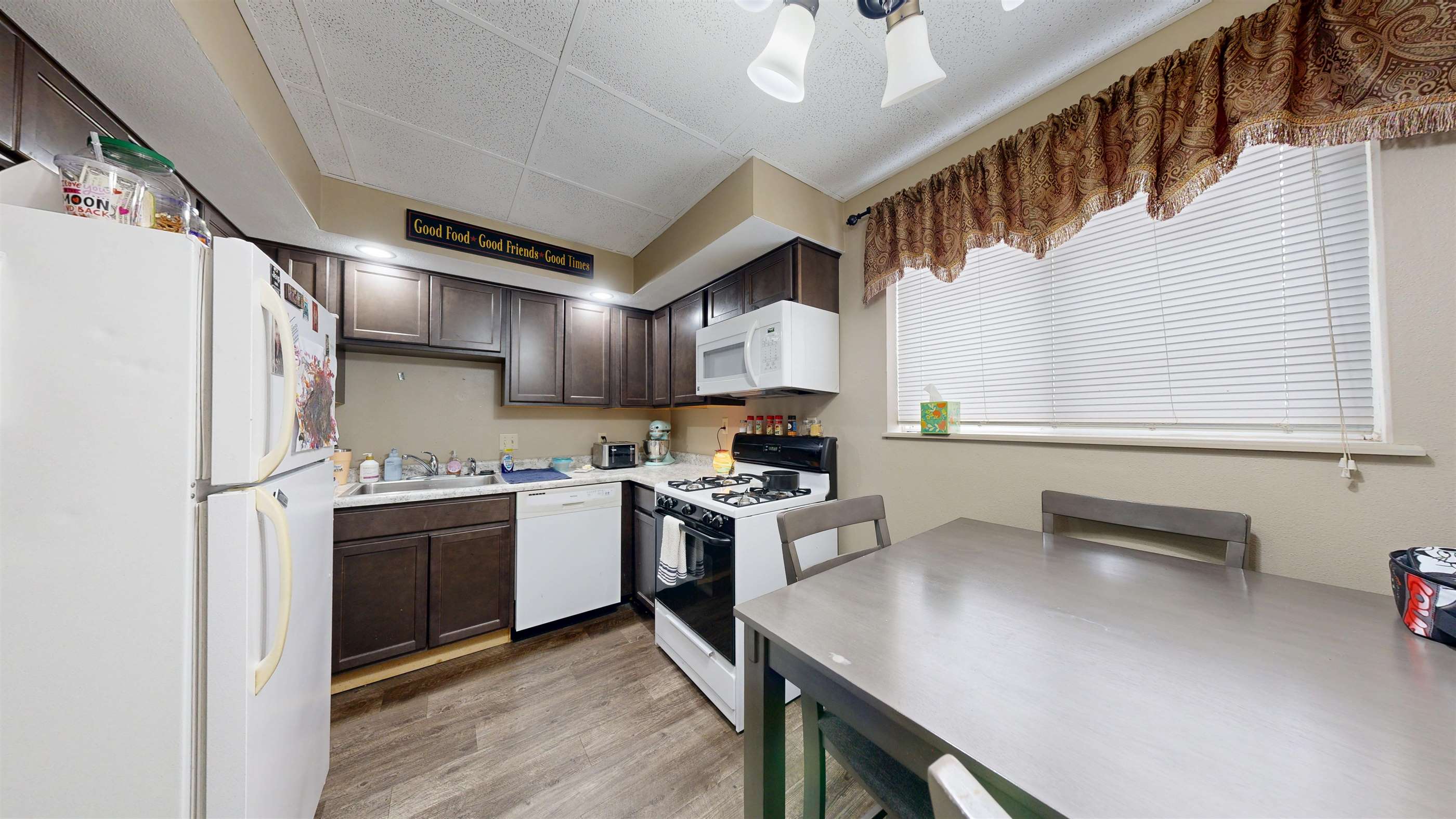 205 NE 1st St, New Albin, IA 52160