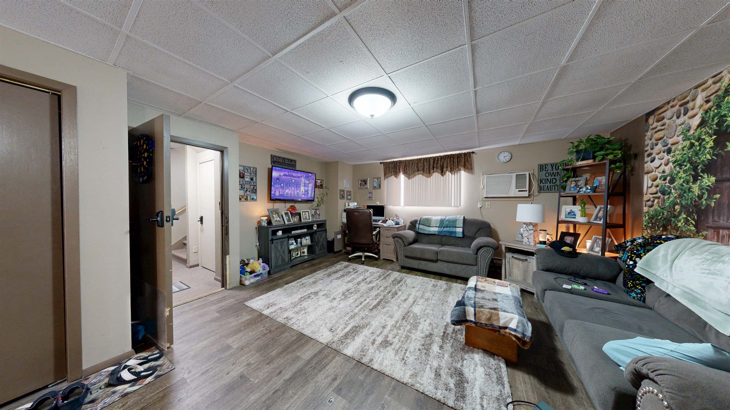 205 NE 1st St, New Albin, IA 52160