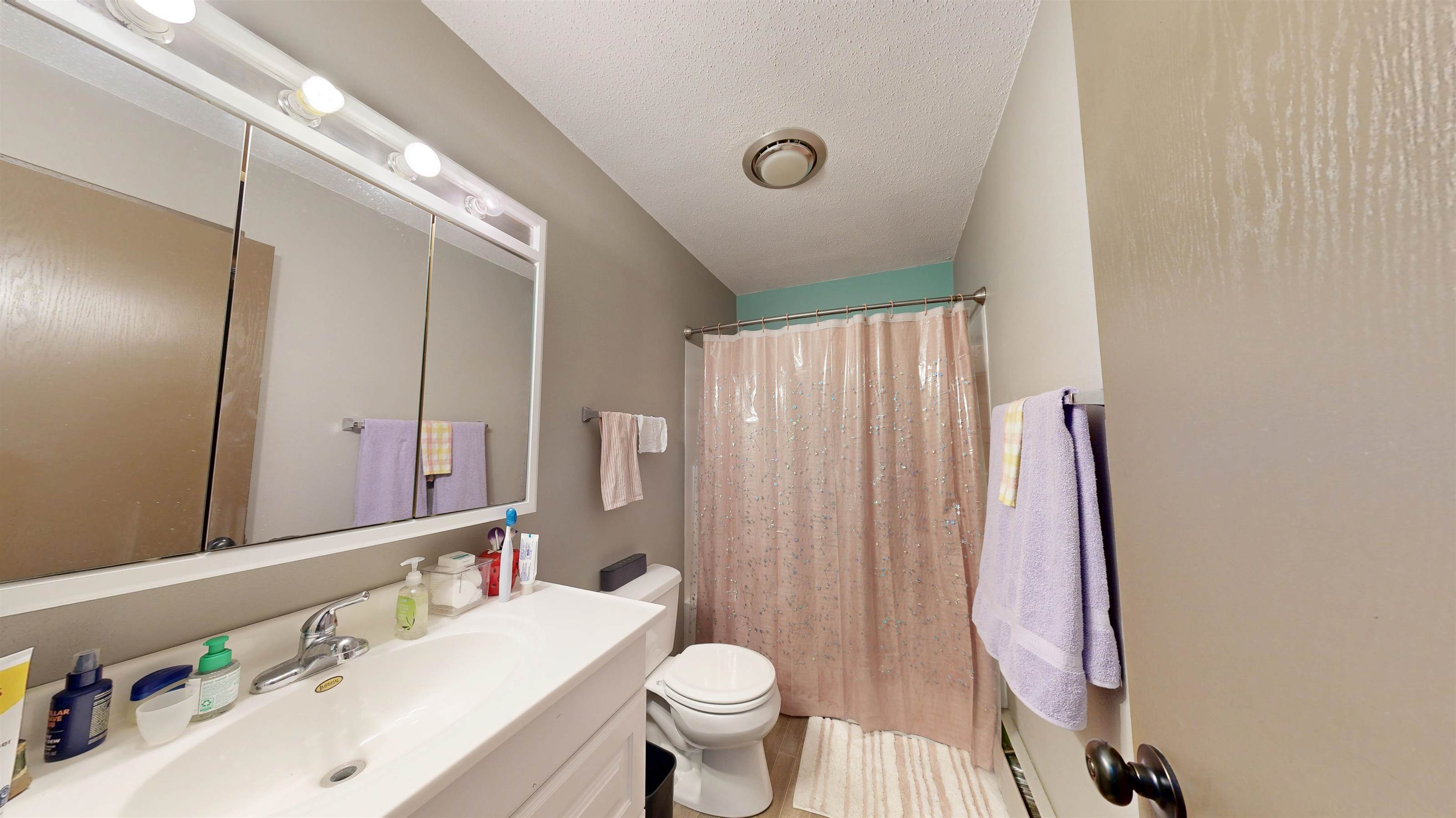 205 NE 1st St, New Albin, IA 52160