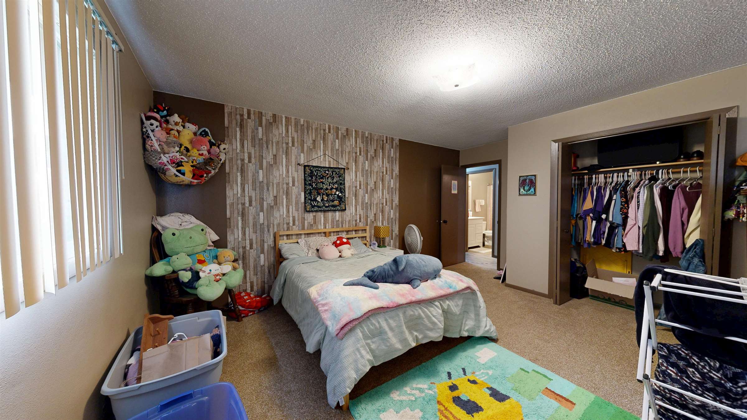 205 NE 1st St, New Albin, IA 52160