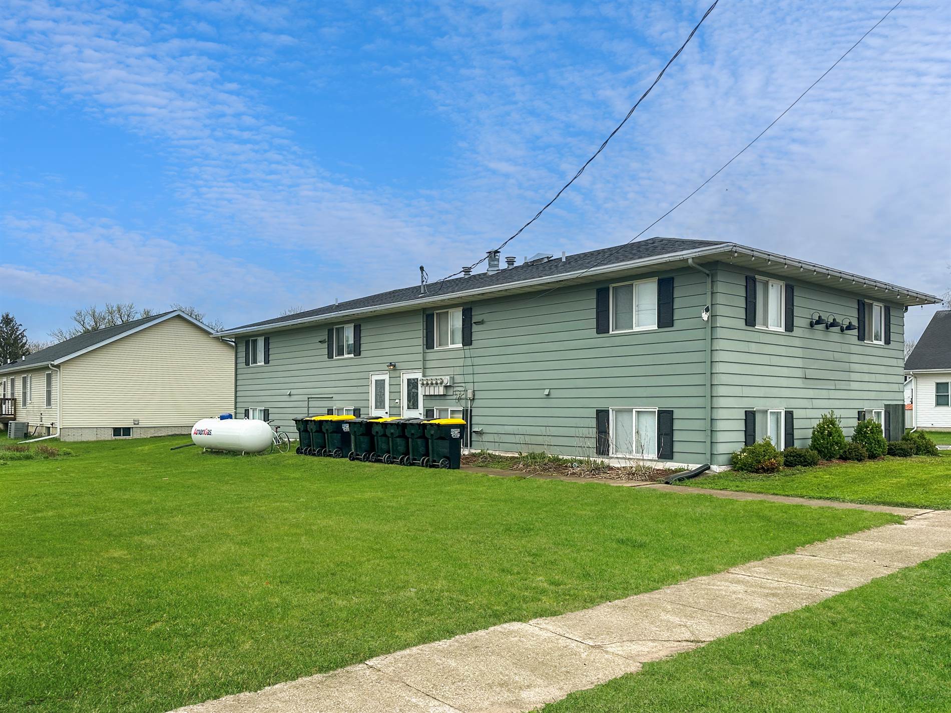 205 NE 1st St, New Albin, IA 52160