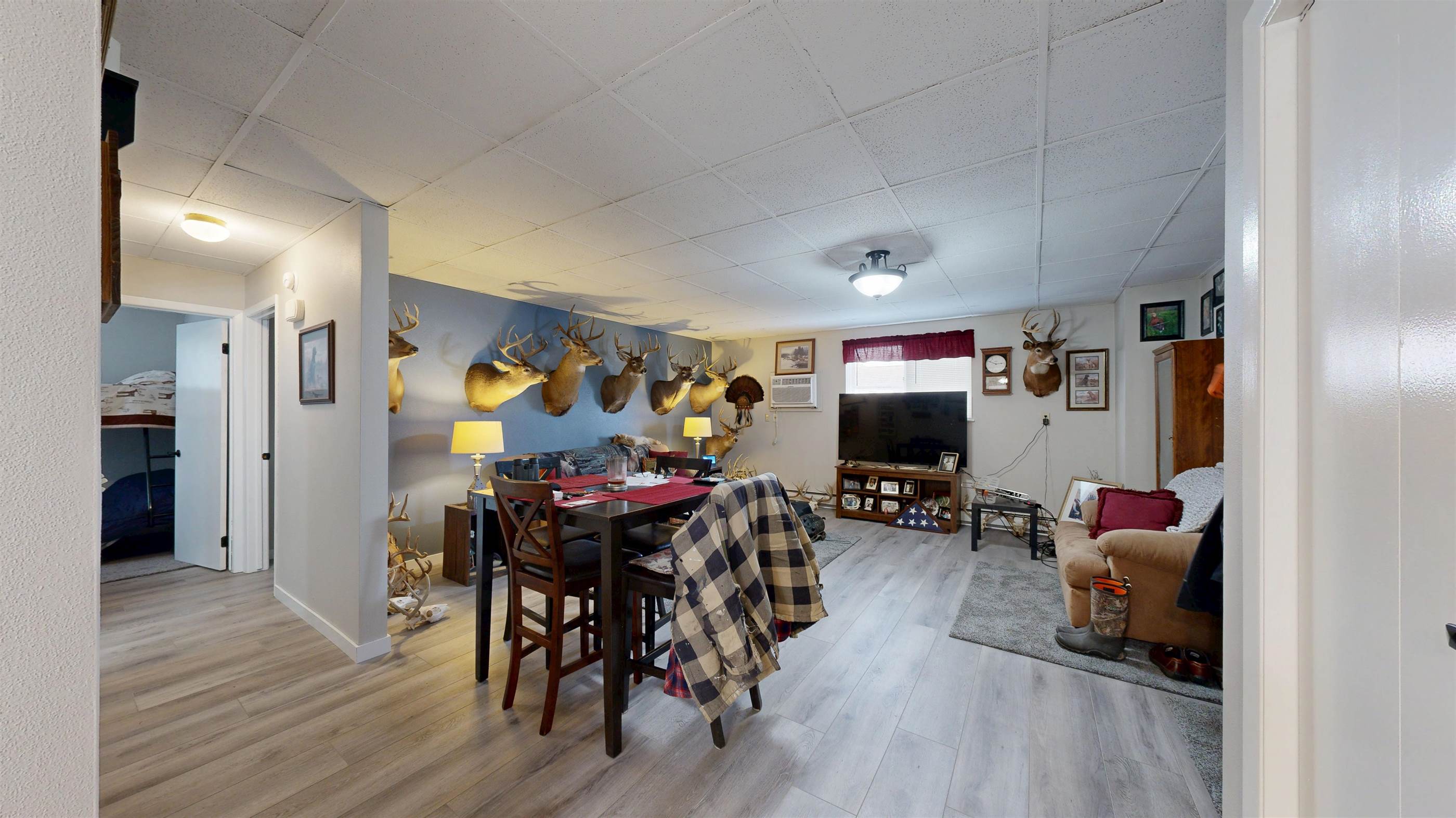 205 NE 1st St, New Albin, IA 52160