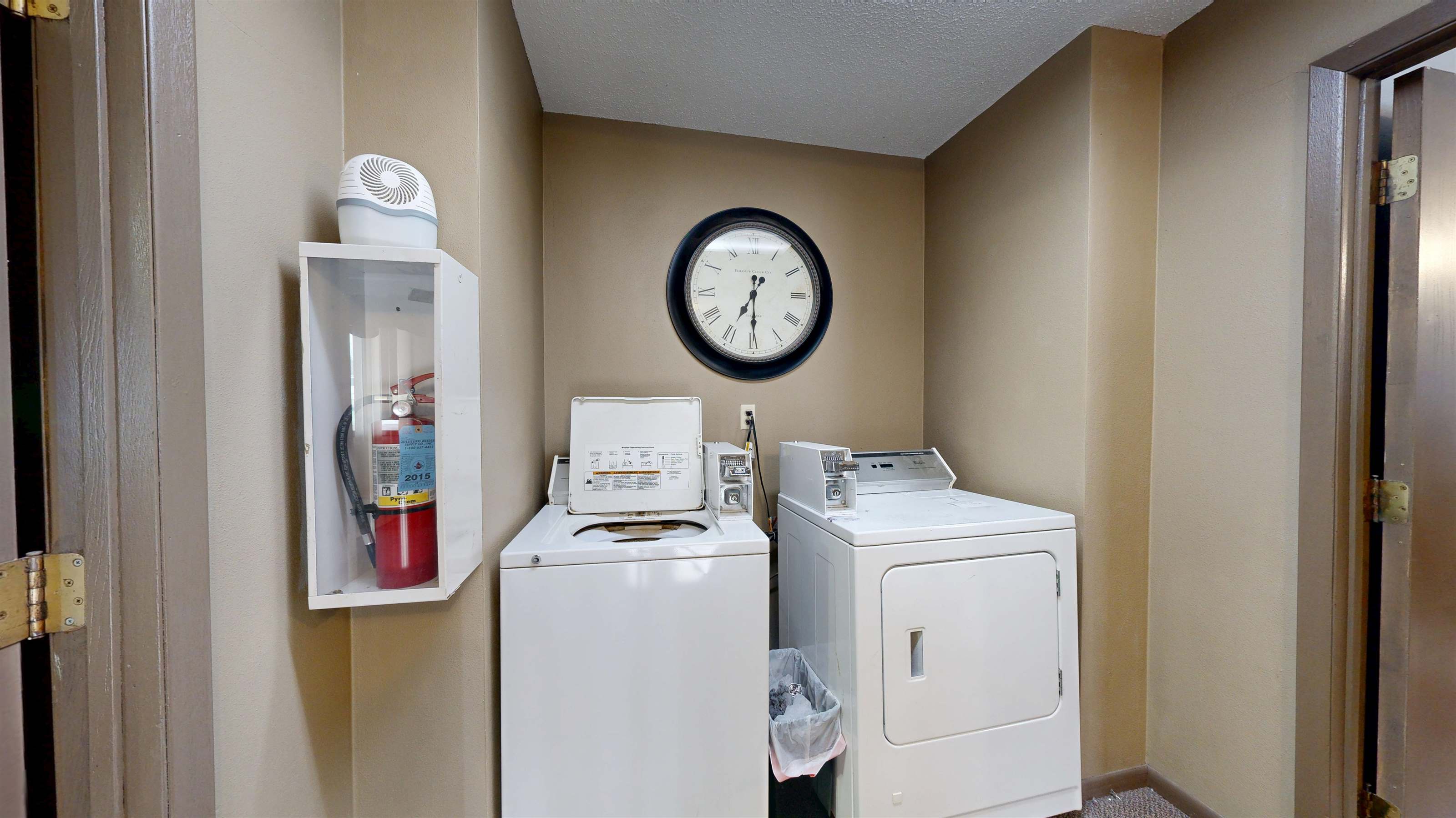 205 NE 1st St, New Albin, IA 52160