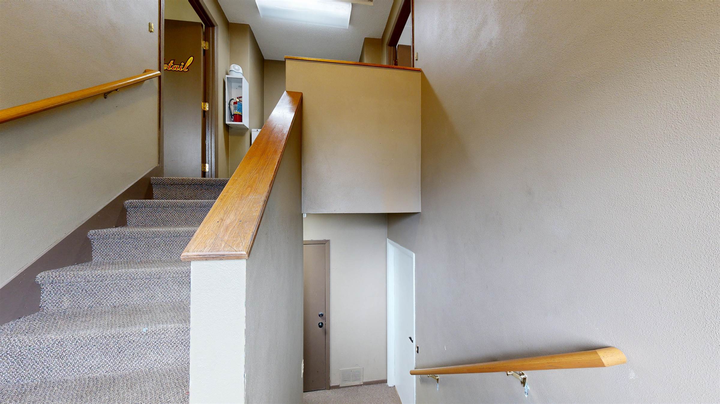 205 NE 1st St, New Albin, IA 52160