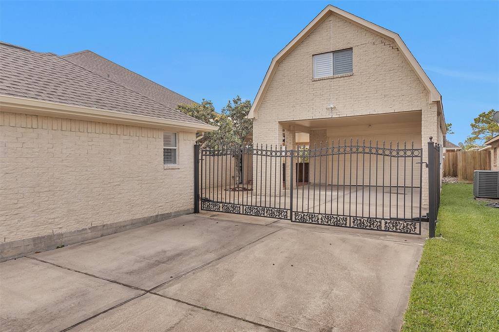 11406 Carson Avenue, Pearland, TX 77584