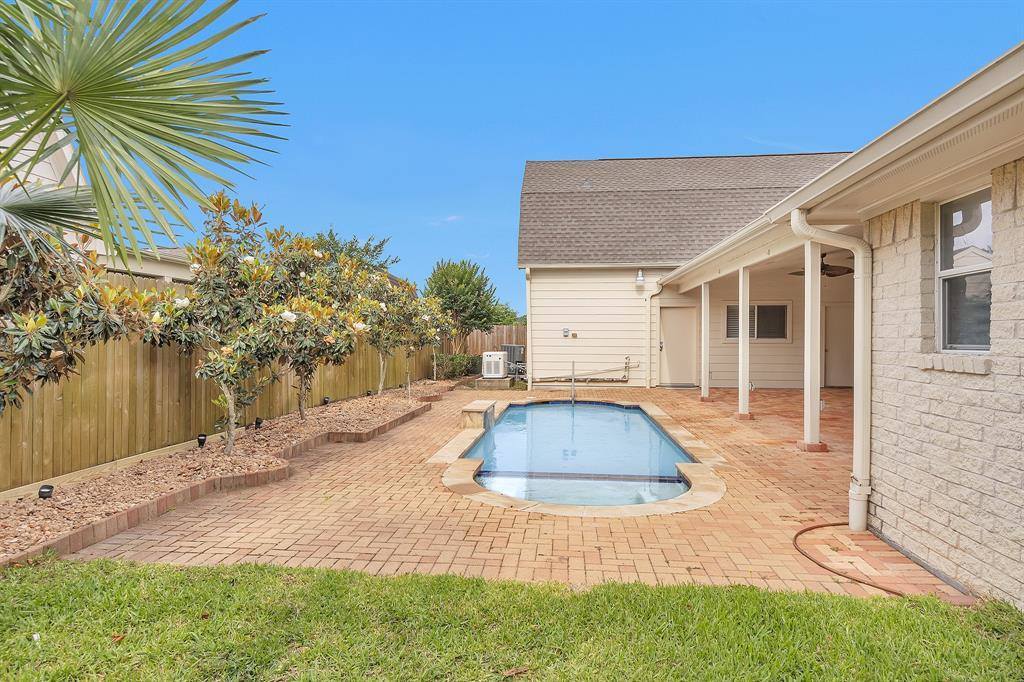 11406 Carson Avenue, Pearland, TX 77584