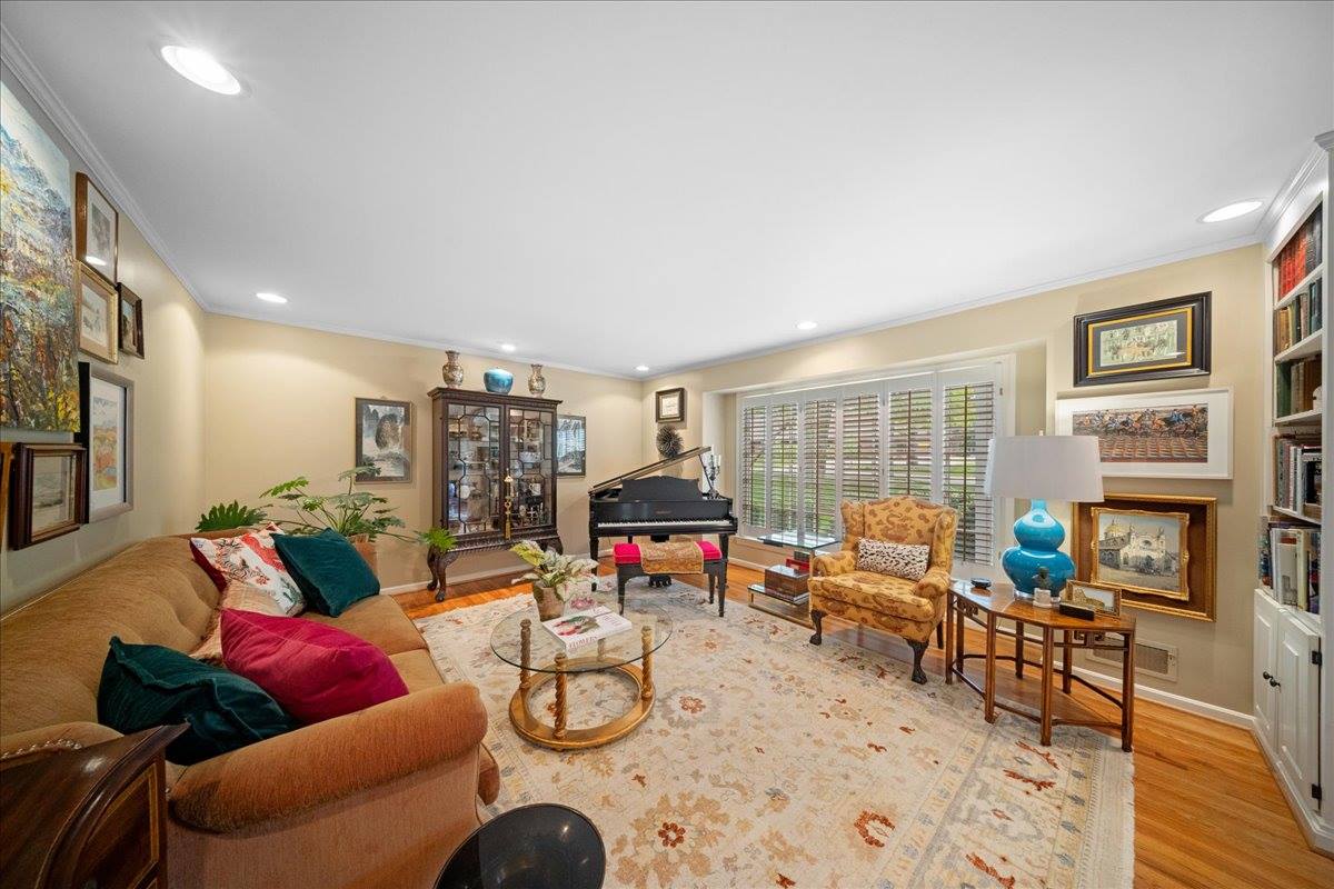 3904 W. 91st St, Prairie Village, KS 66207