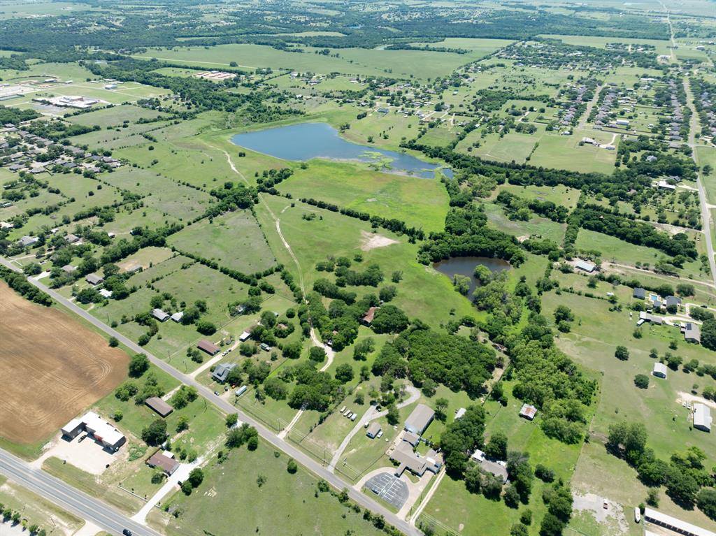 1355 North Houston Street, Lorena, TX 76655