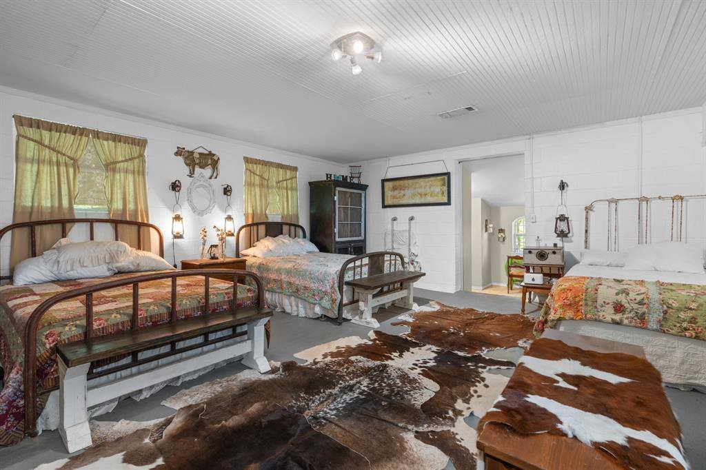 1355 North Houston Street, Lorena, TX 76655