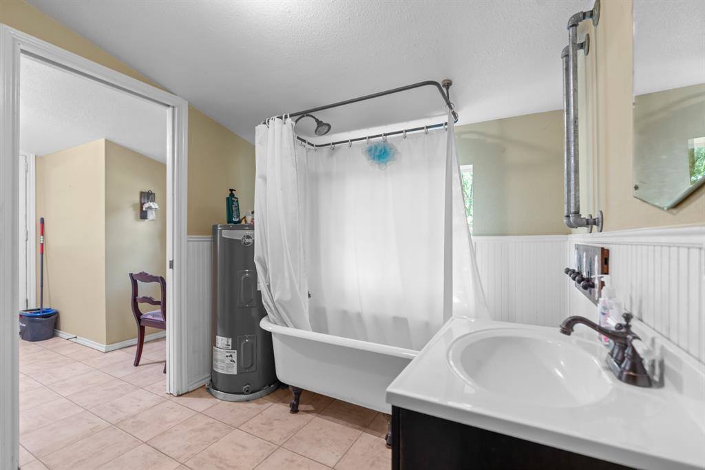 1355 North Houston Street, Lorena, TX 76655