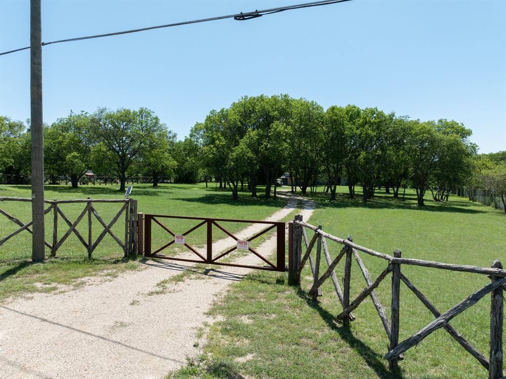 1355 North Houston Street, Lorena, TX 76655