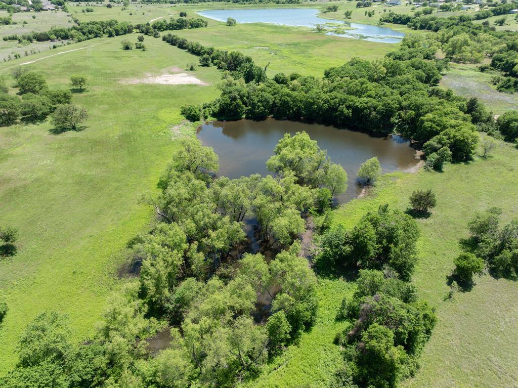 1355 North Houston Street, Lorena, TX 76655