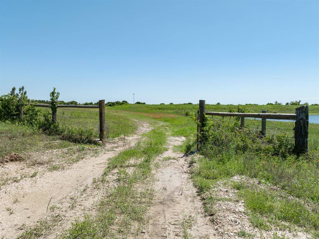 1355 North Houston Street, Lorena, TX 76655