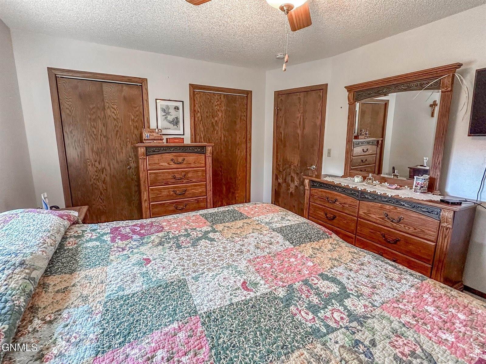 3064 Ontario Lane, Bismarck, ND 58503